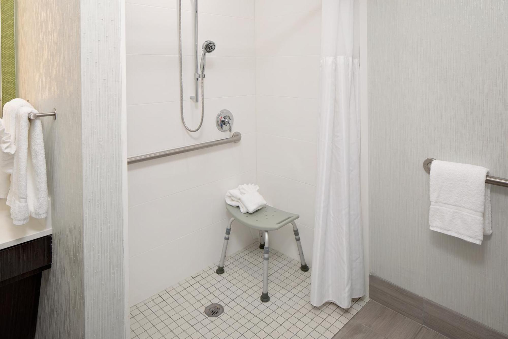 Queen Room with Two Queen Beds - Mobility Access